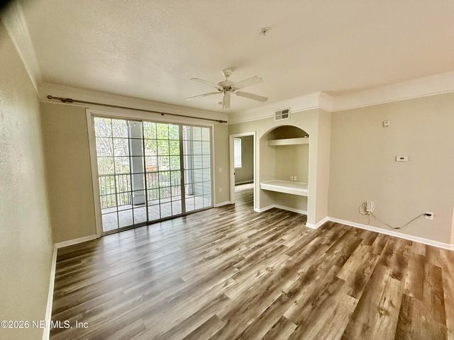 8550 TOUCHTON Road 926, Jacksonville, FL 32216