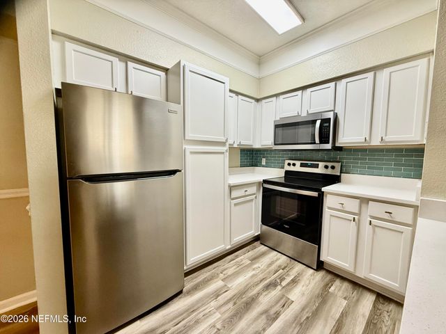 8550 TOUCHTON Road 926, Jacksonville, FL 32216