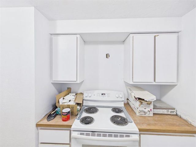 11130 Stratford Drive 325, Oklahoma City, OK 73120