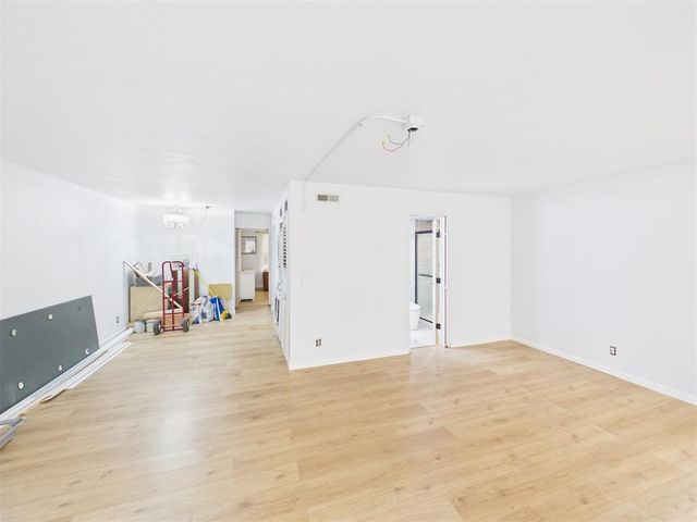11130 Stratford Drive 325, Oklahoma City, OK 73120
