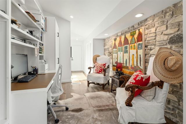 1000 Redbud TRL, West Lake Hills, TX 78746