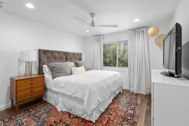 1000 Redbud TRL, West Lake Hills, TX 78746