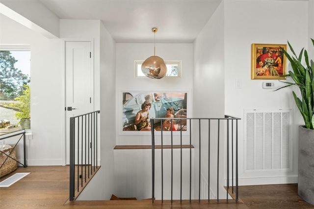 1000 Redbud TRL, West Lake Hills, TX 78746