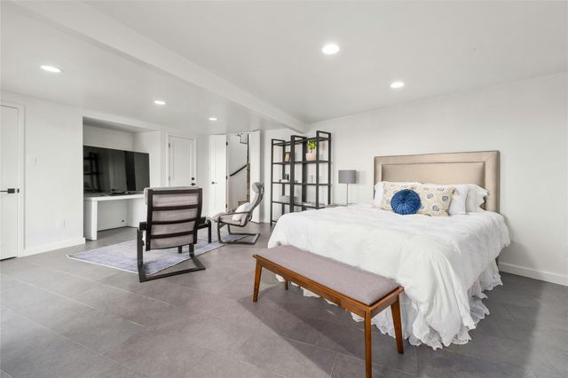 1000 Redbud TRL, West Lake Hills, TX 78746