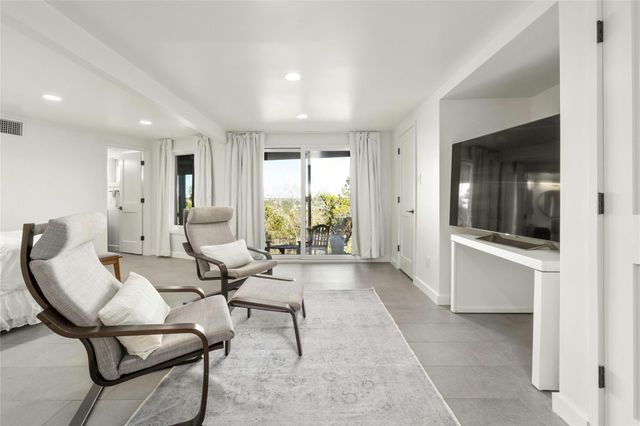 1000 Redbud TRL, West Lake Hills, TX 78746