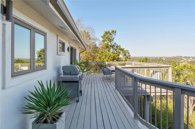 1000 Redbud TRL, West Lake Hills, TX 78746