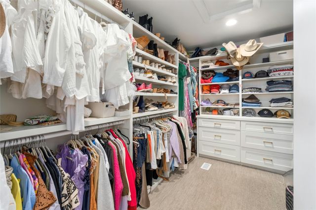 1000 Redbud TRL, West Lake Hills, TX 78746