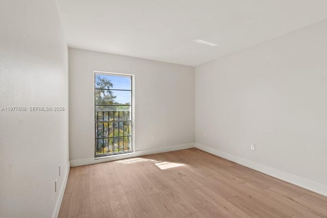 6902 N Kendall Dr E403, Pinecrest, FL 33156