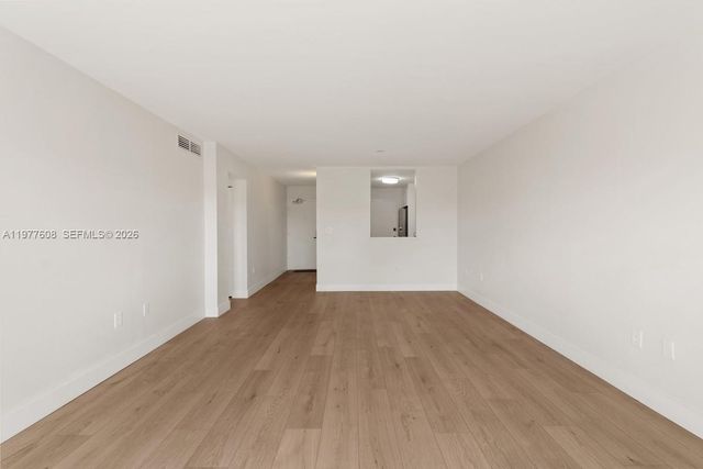 6902 N Kendall Dr E403, Pinecrest, FL 33156