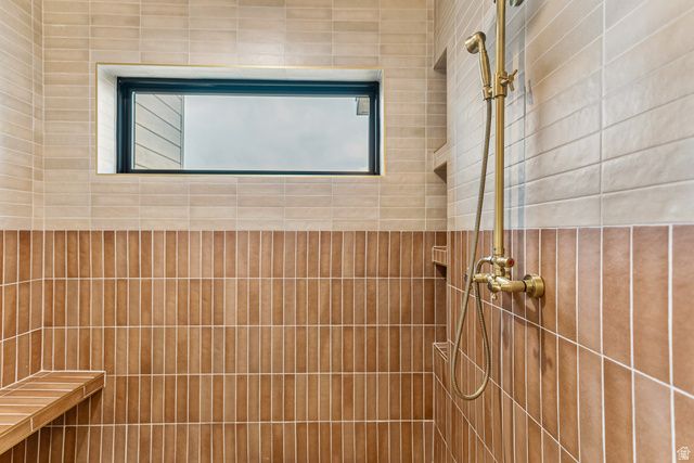 681 N LOCHWOOD DR, Garden City, UT 84028