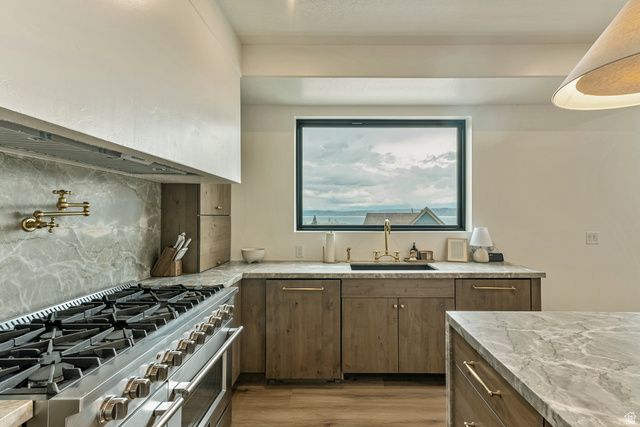 681 N LOCHWOOD DR, Garden City, UT 84028