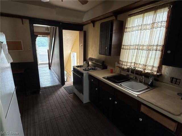 76 S Schenley Avenue, Youngstown, OH 44509