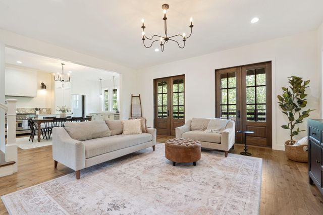 893 Hidden Springs Lane, Reeds Spring, MO 65737