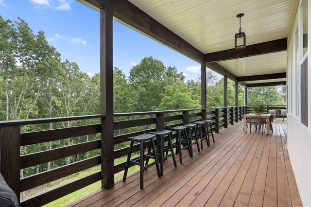 893 Hidden Springs Lane, Reeds Spring, MO 65737