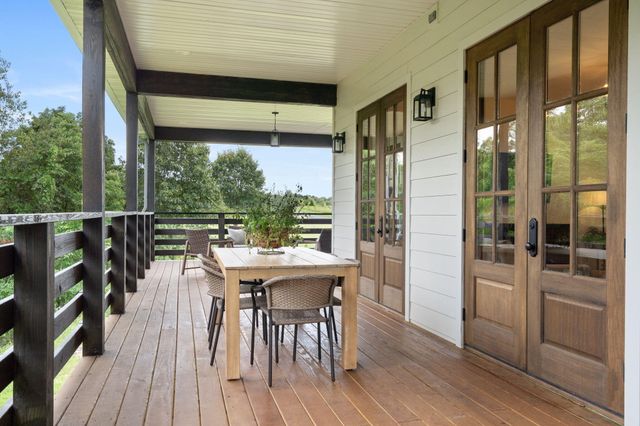 893 Hidden Springs Lane, Reeds Spring, MO 65737