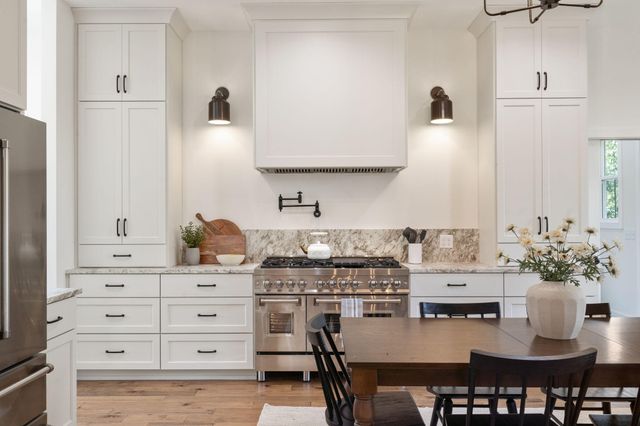 893 Hidden Springs Lane, Reeds Spring, MO 65737