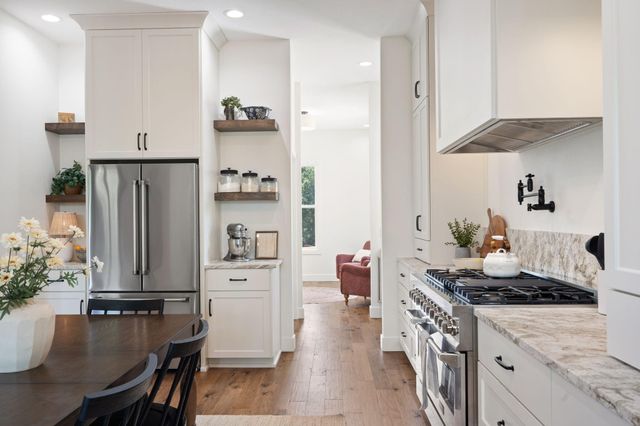 893 Hidden Springs Lane, Reeds Spring, MO 65737