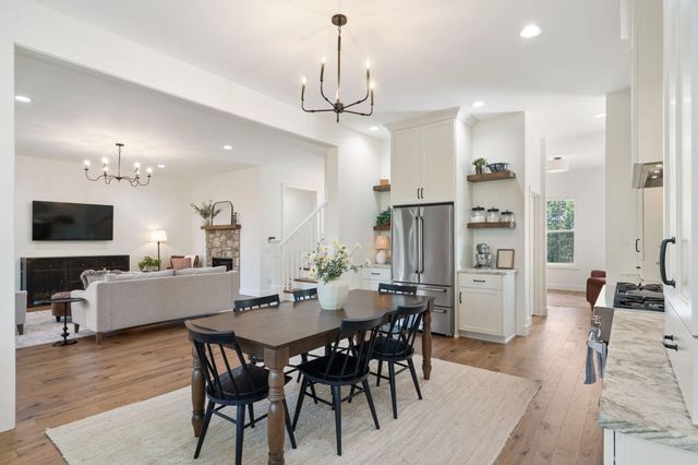 893 Hidden Springs Lane, Reeds Spring, MO 65737