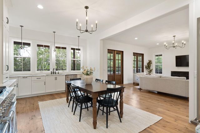 893 Hidden Springs Lane, Reeds Spring, MO 65737