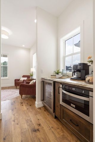 893 Hidden Springs Lane, Reeds Spring, MO 65737