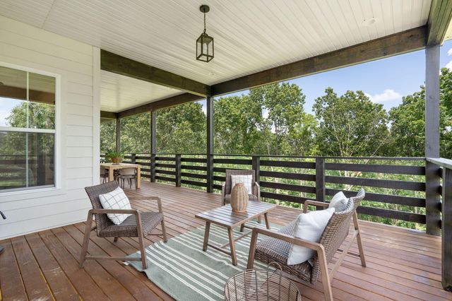 893 Hidden Springs Lane, Reeds Spring, MO 65737