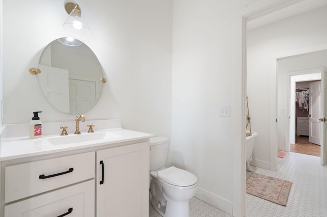 893 Hidden Springs Lane, Reeds Spring, MO 65737