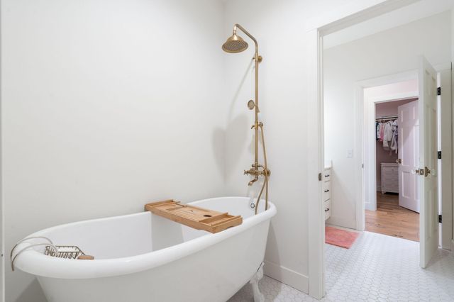 893 Hidden Springs Lane, Reeds Spring, MO 65737