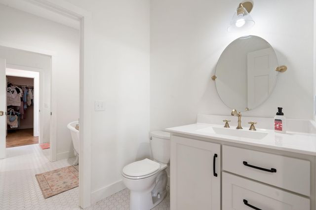 893 Hidden Springs Lane, Reeds Spring, MO 65737