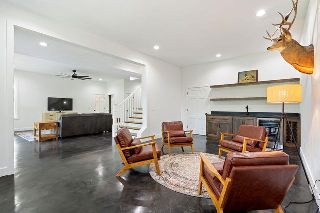 893 Hidden Springs Lane, Reeds Spring, MO 65737