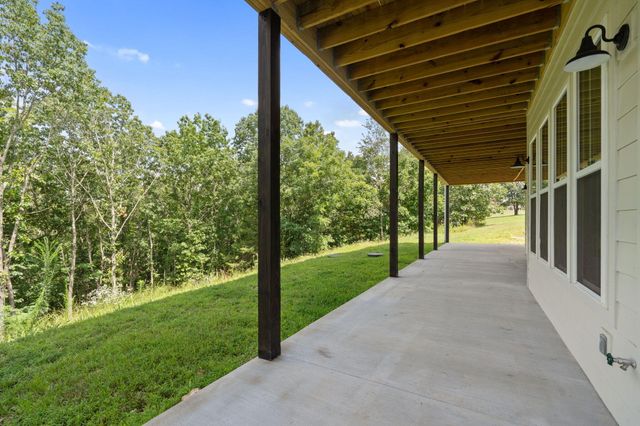 893 Hidden Springs Lane, Reeds Spring, MO 65737