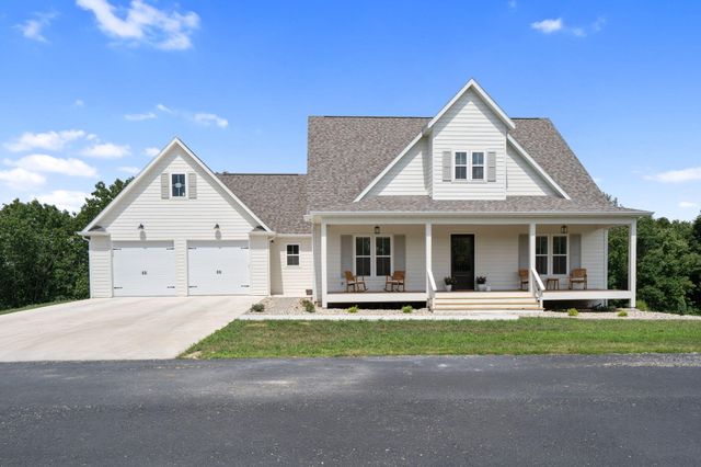 893 Hidden Springs Lane, Reeds Spring, MO 65737