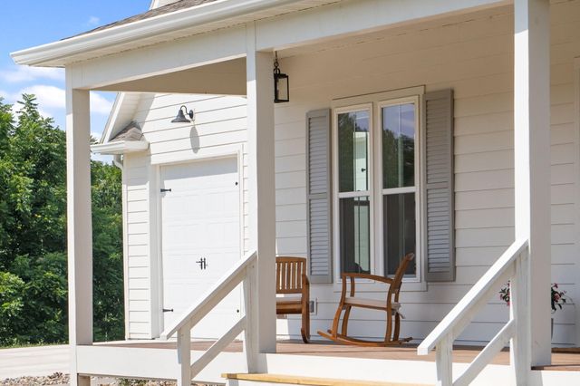 893 Hidden Springs Lane, Reeds Spring, MO 65737