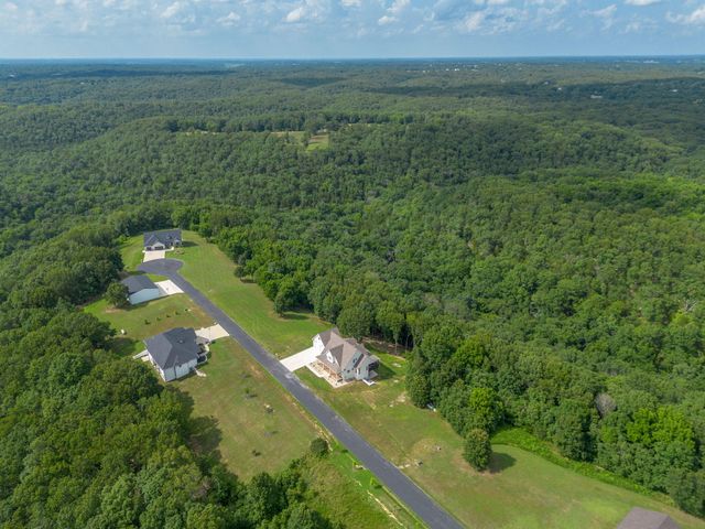 893 Hidden Springs Lane, Reeds Spring, MO 65737