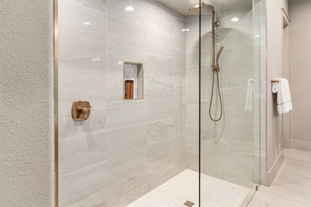 219 Saint Andrews Drive, Mabank, TX 75156