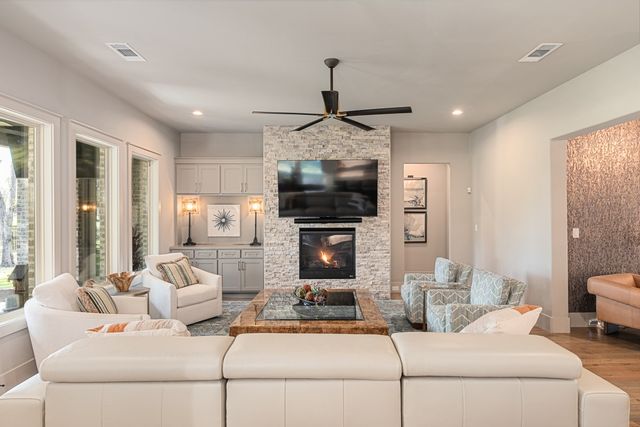 219 Saint Andrews Drive, Mabank, TX 75156