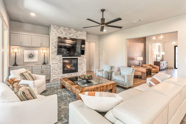 219 Saint Andrews Drive, Mabank, TX 75156