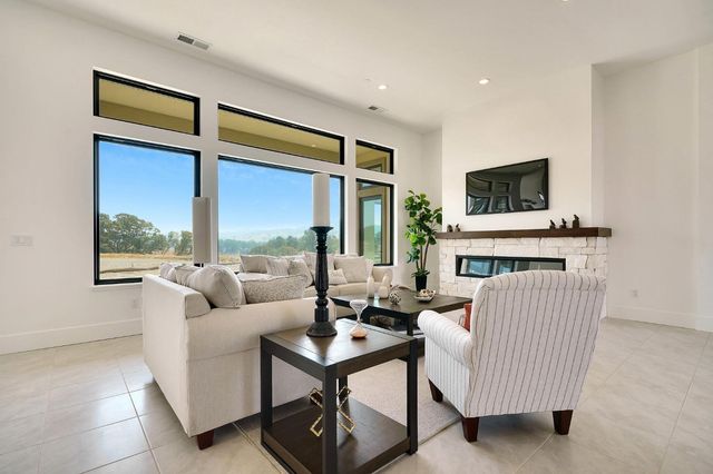 111 Quail Covey Ct, Copperopolis, CA 95228