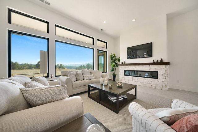 111 Quail Covey Ct, Copperopolis, CA 95228