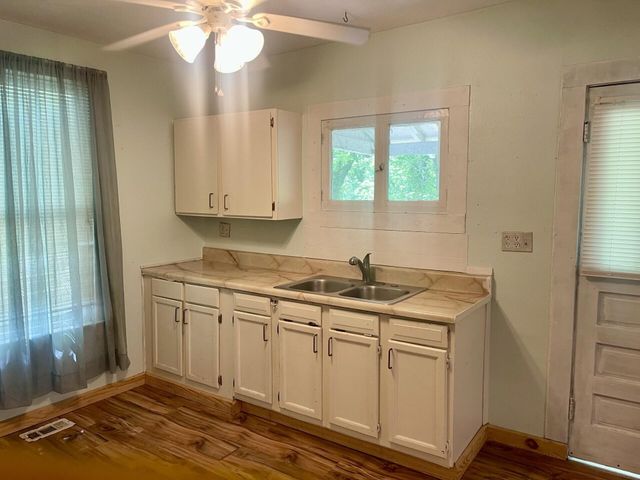 1118 Georgia Avenue, Athens, TN 37303