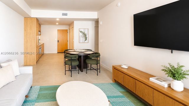 11 NE 6th St 212, Miami, FL 33132