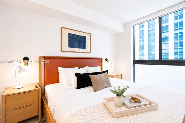 11 NE 6th St 212, Miami, FL 33132