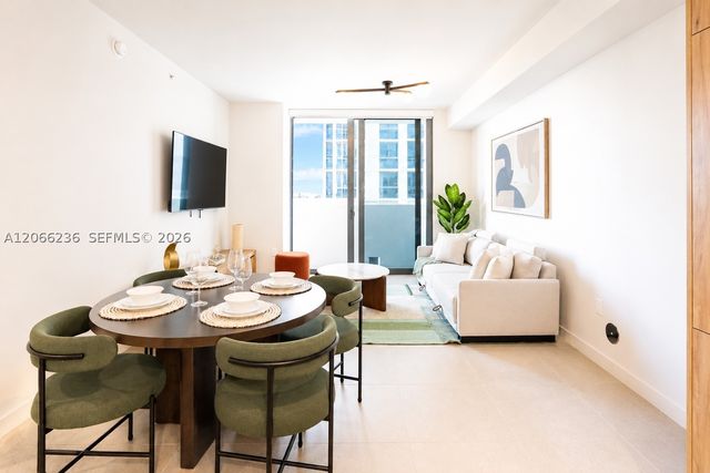 11 NE 6th St 212, Miami, FL 33132