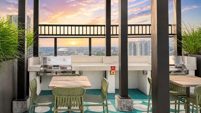 11 NE 6th St 212, Miami, FL 33132