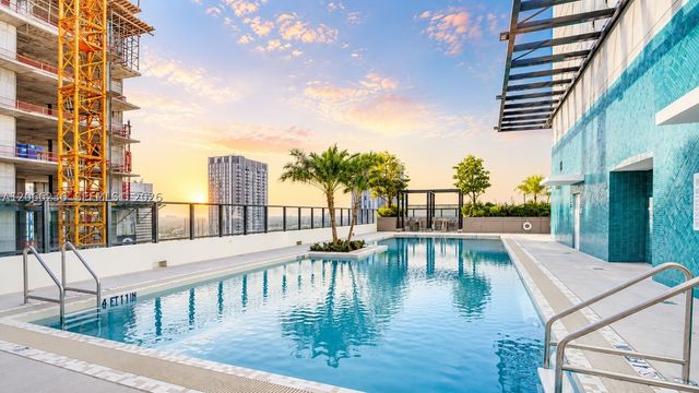 11 NE 6th St 212, Miami, FL 33132