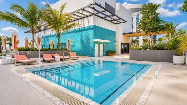 11 NE 6th St 212, Miami, FL 33132