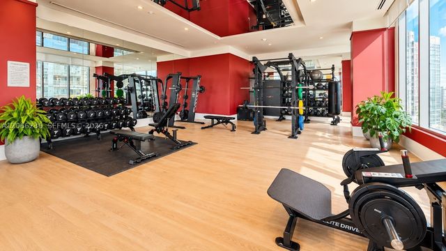 11 NE 6th St 212, Miami, FL 33132