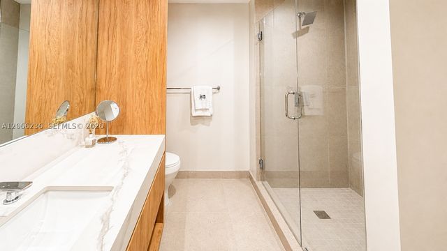 11 NE 6th St 212, Miami, FL 33132