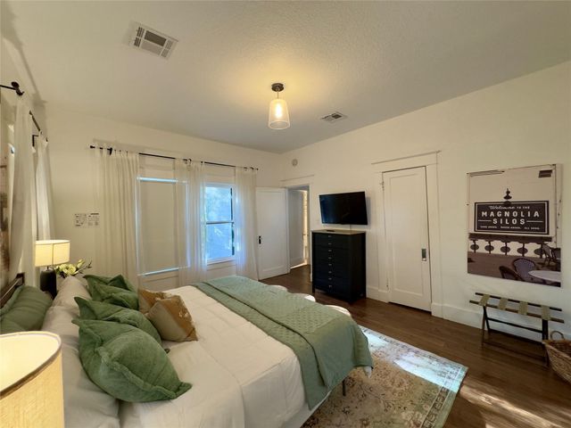 2018 Columbus Avenue, Waco, TX 76701