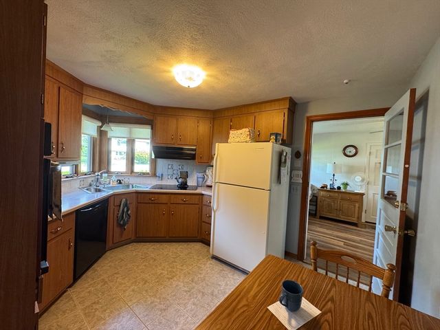 50 Baltic Ave, Brockton, MA 02302