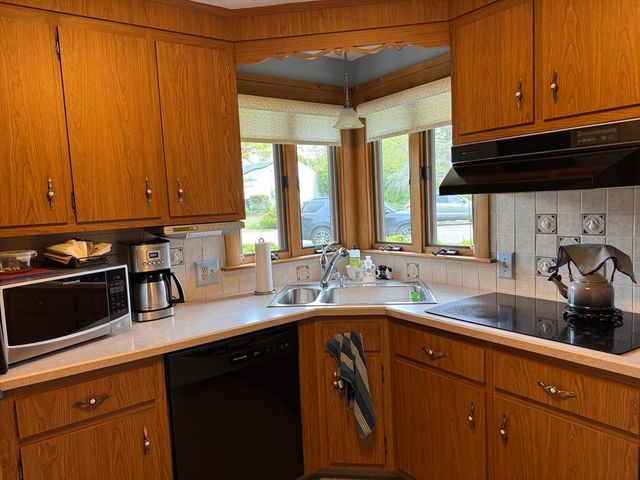 50 Baltic Ave, Brockton, MA 02302